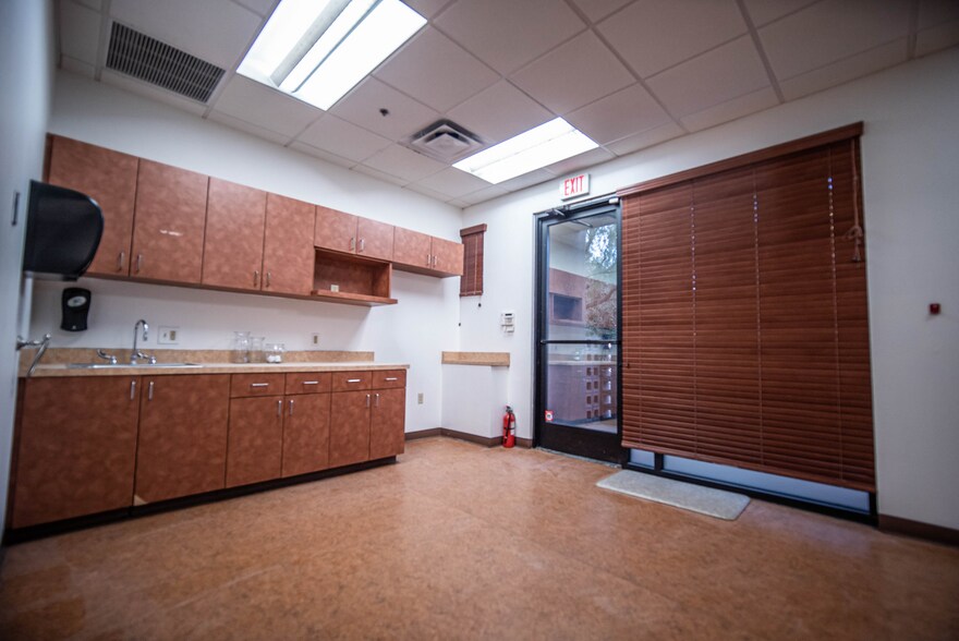 More Photos Of 10240 W Indian School Rd, Phoenix Medical For Lease