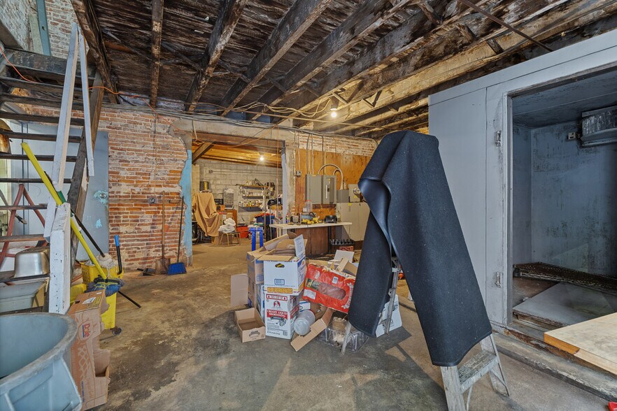 More Photos Of 663 W Pratt St, Baltimore Storefront Retail Residential For Sale