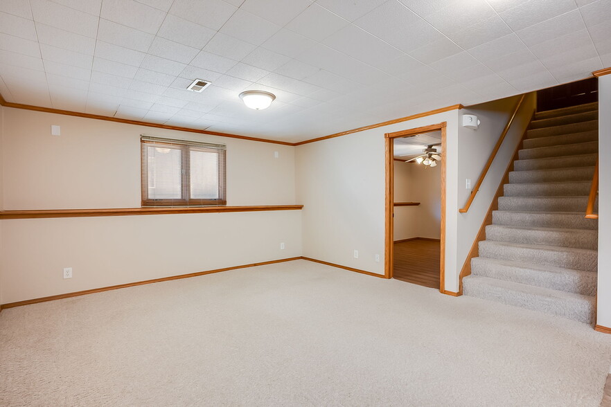 More Photos Of 121 S Water St, Derby Office For Sale