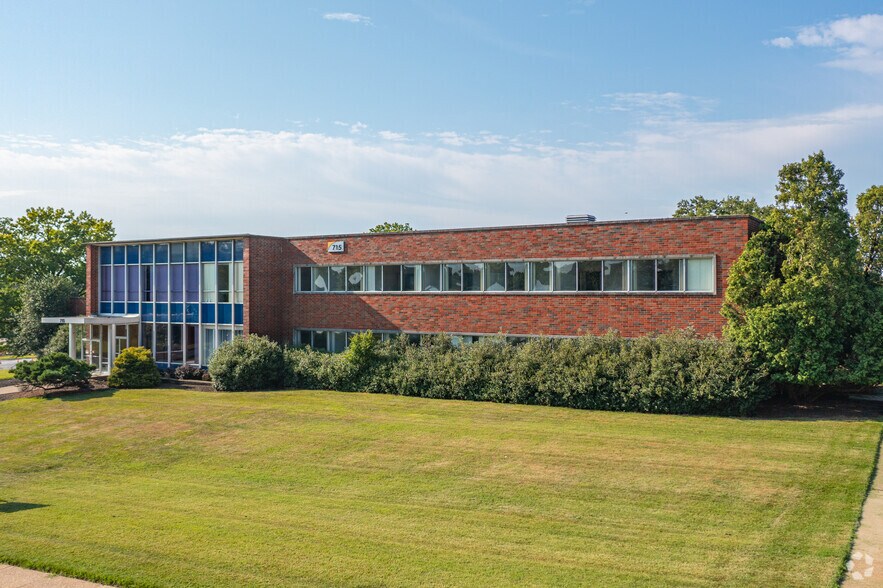 More Photos Of 984 Centre Rd, Wilmington Research And Development For Lease