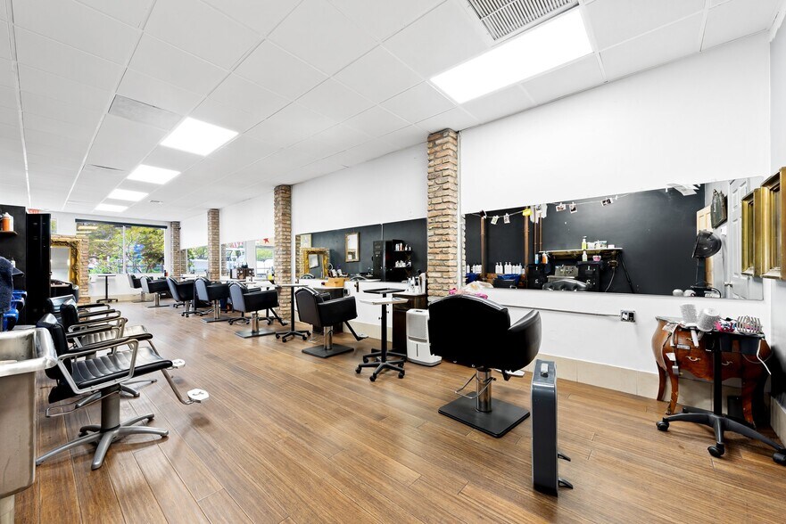 Primary Photo Of 1602 Cordova Rd, Fort Lauderdale Storefront Retail Office For Lease