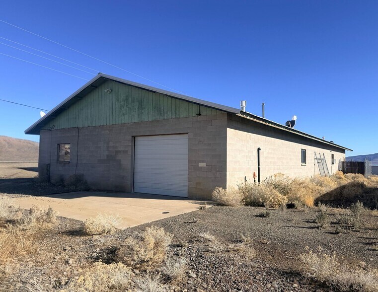 More Photos Of 25 Cash Dr, Mound House Warehouse For Sale