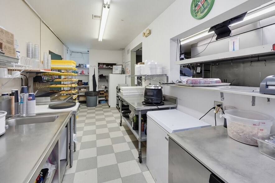 More Photos Of 158 Museum Dr, Hill City Restaurant For Sale