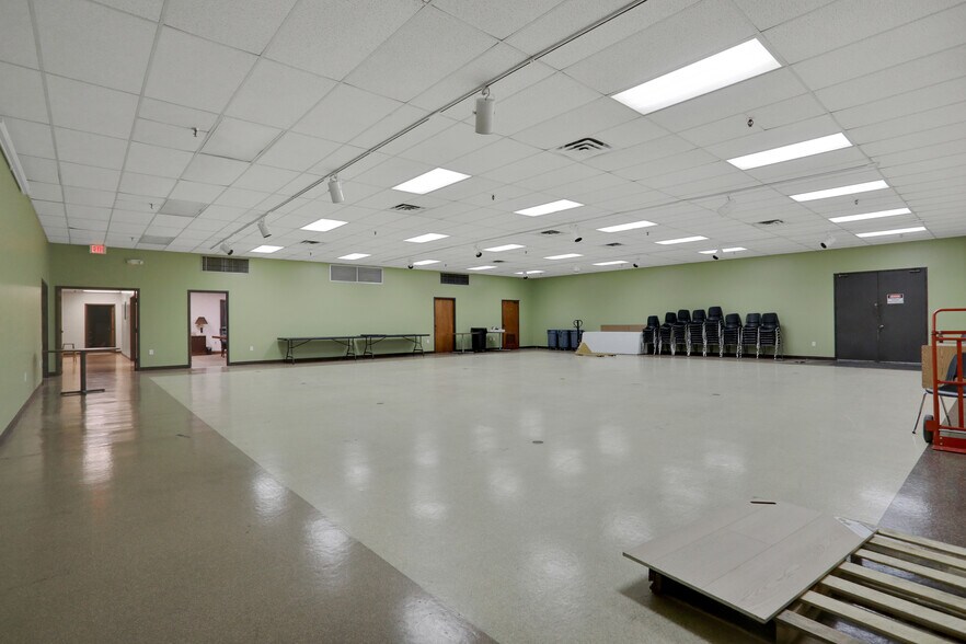 More Photos Of 2145 Dennis St, Jacksonville Warehouse For Lease