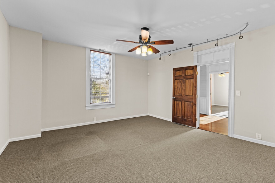 More Photos Of 90 E Moreno St, Buford Office Residential For Sale