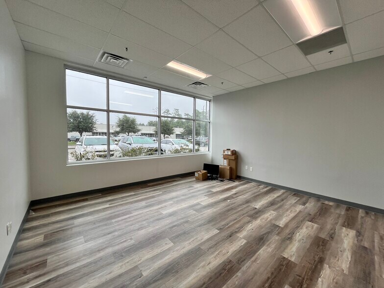 More Photos Of 612 Spring Hill Dr, Spring Warehouse For Lease