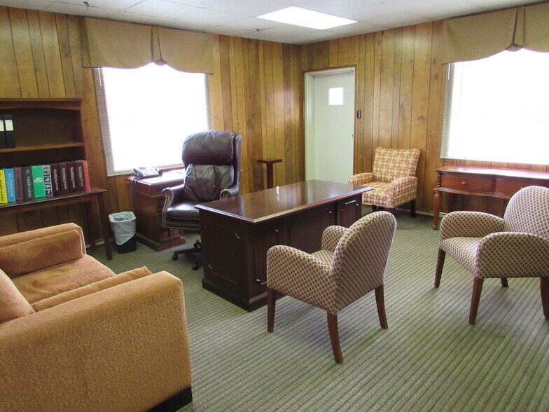 More Photos Of 1160 Daniel Rd, Axton Warehouse For Lease