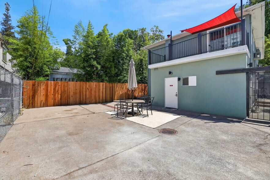 More Photos Of 614 17th St, Sacramento Apartments For Sale