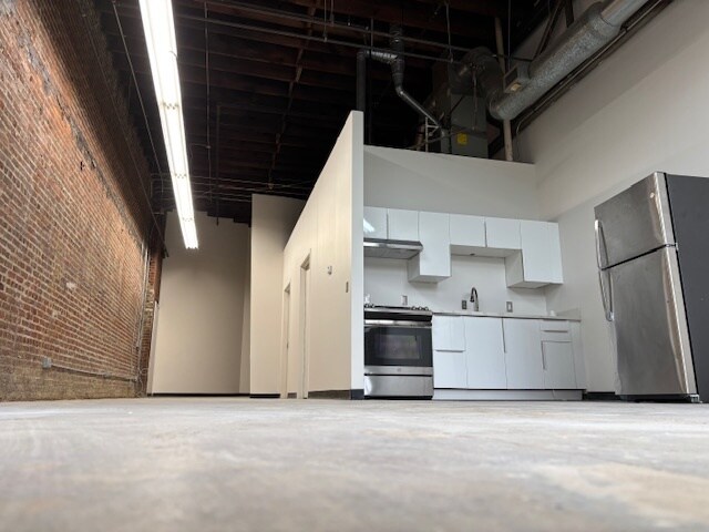 More Photos Of 887 W Marietta St NW, Atlanta Loft Creative Space For Lease
