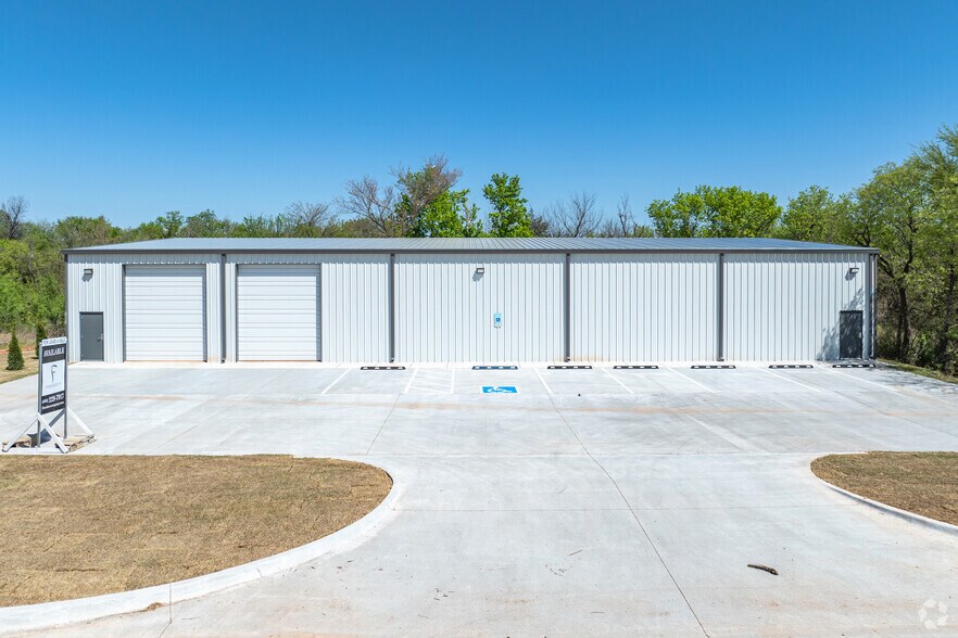 More Photos Of 1801 SE 66th St, Oklahoma City Warehouse For Lease