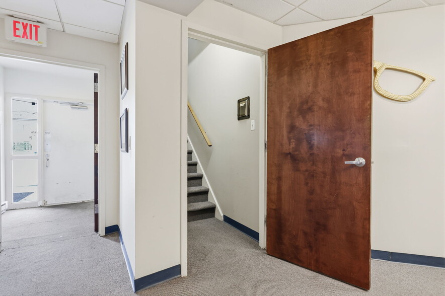 More Photos Of 1568 Woodbourne Rd, Levittown Office For Sale