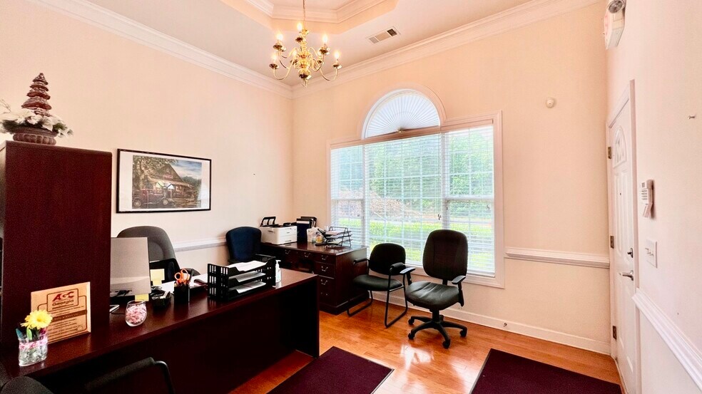 More Photos Of 2450 Atlanta Hwy, Cumming Coworking Space