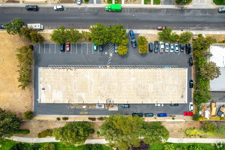 More Photos Of 45 Commerce Pl, Vacaville Service For Lease