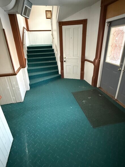 More Photos Of 601 S Superior St, Albion Specialty For Lease