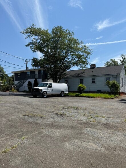 More Photos Of 1517 Lyon Court, Charlotte Freestanding For Lease