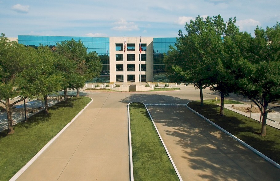More Photos Of 2400 N Glenville Dr, Richardson Office For Lease