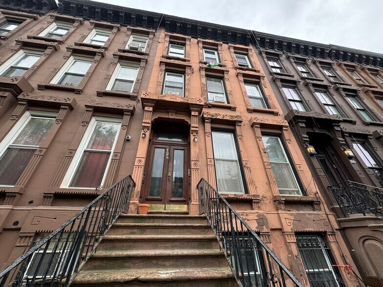 More Photos Of 128 Hancock St, Brooklyn Apartments For Sale