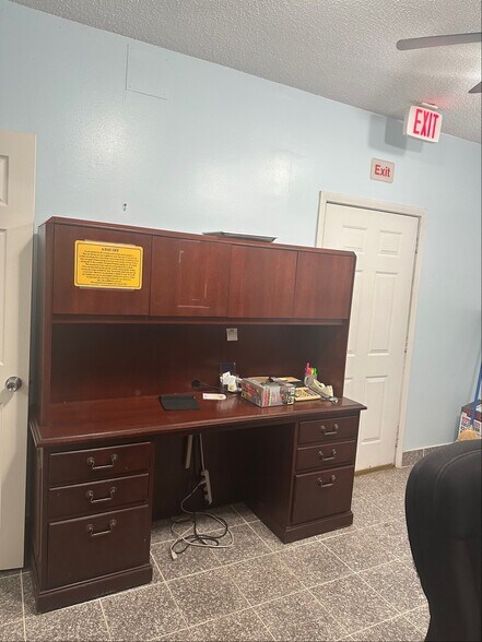More Photos Of 8191 Southwest Fwy, Houston Medical For Sale