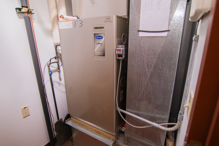 More Photos Of 1439 Sunset Blvd, Steubenville Flex For Sale