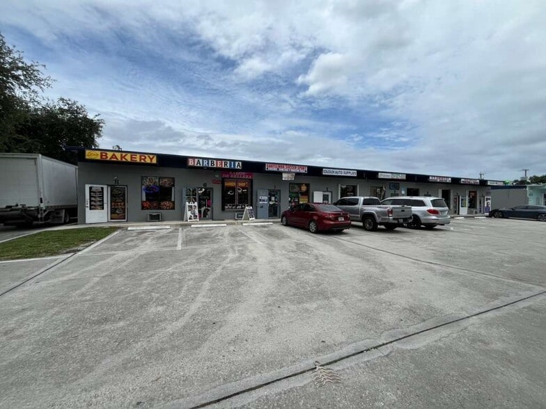 More Photos Of 3273-3289 Lake Worth Rd, Palm Springs Warehouse For Lease