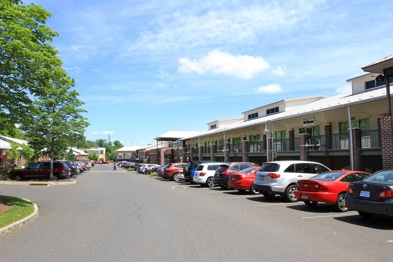 More Photos Of 500-580 Union Square Dr, New Hope Office For Lease