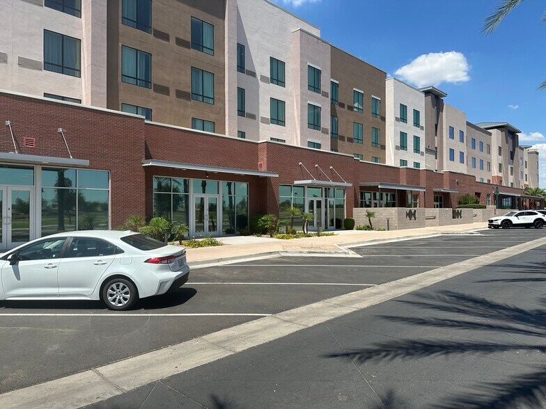 More Photos Of 860 N Riverside St, Mesa Hotel For Lease