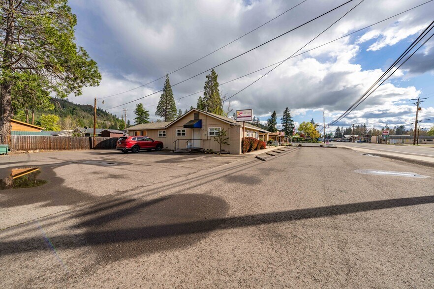 More Photos Of 21990 Highway 62, Shady Cove Healthcare For Sale