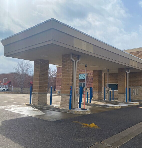 More Photos Of 2614 Main St, Longmont Bank For Sale
