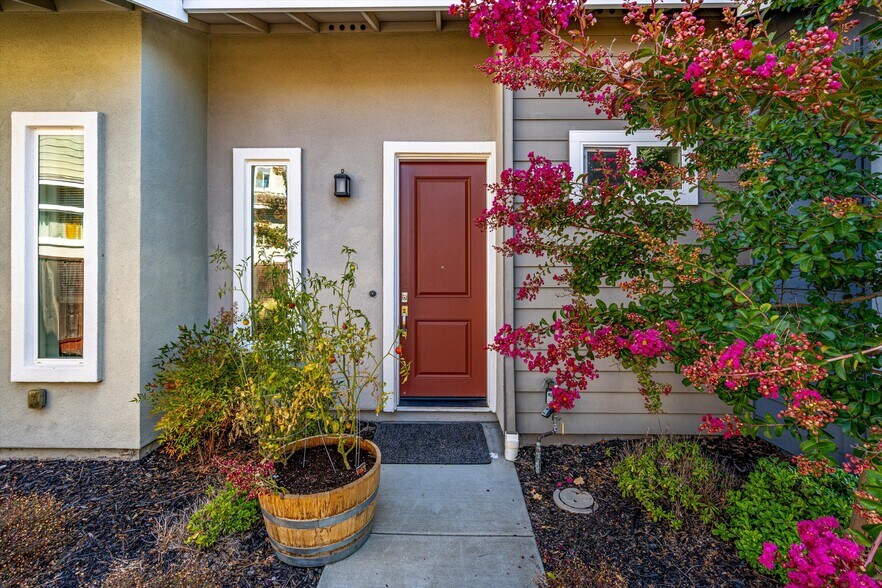 More Photos Of 4040 Alexander David Ct, Larkfield Apartments For Sale