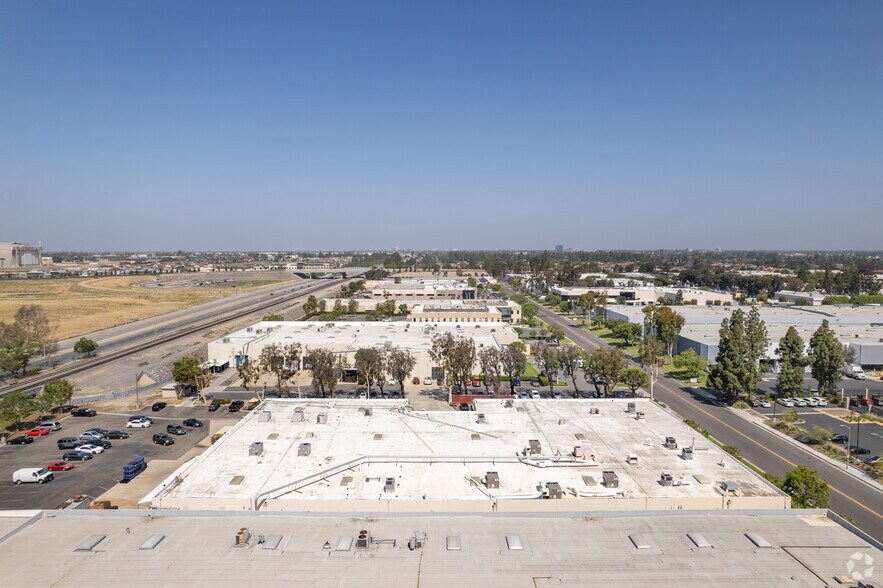 More Photos Of 2742 Dow Ave, Tustin Office For Sale