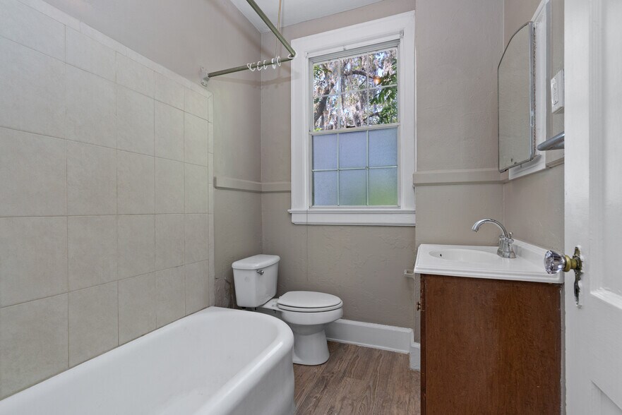 More Photos Of 124 Live Oak Ave, Daytona Beach Apartments For Sale