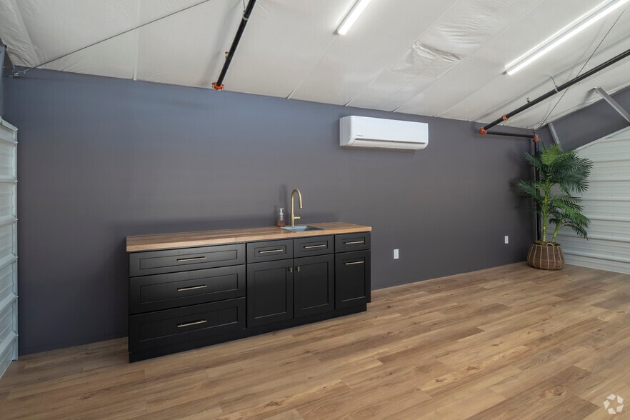 More Photos Of 7542 S Potomac St, Centennial Flex For Sale