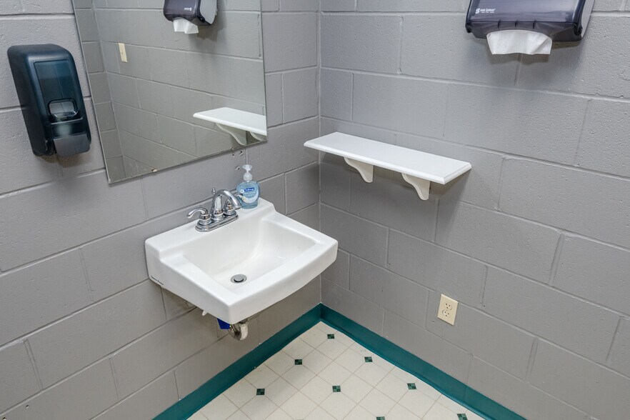 More Photos Of 4445 Wilmington Pike, Dayton Religious Facility For Sale