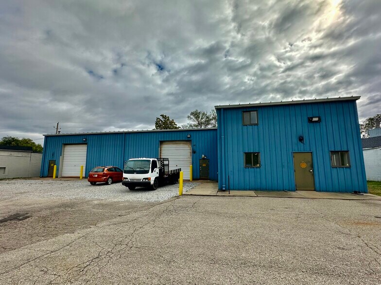 More Photos Of 3729 Sutherland ave, Indianapolis Warehouse For Lease