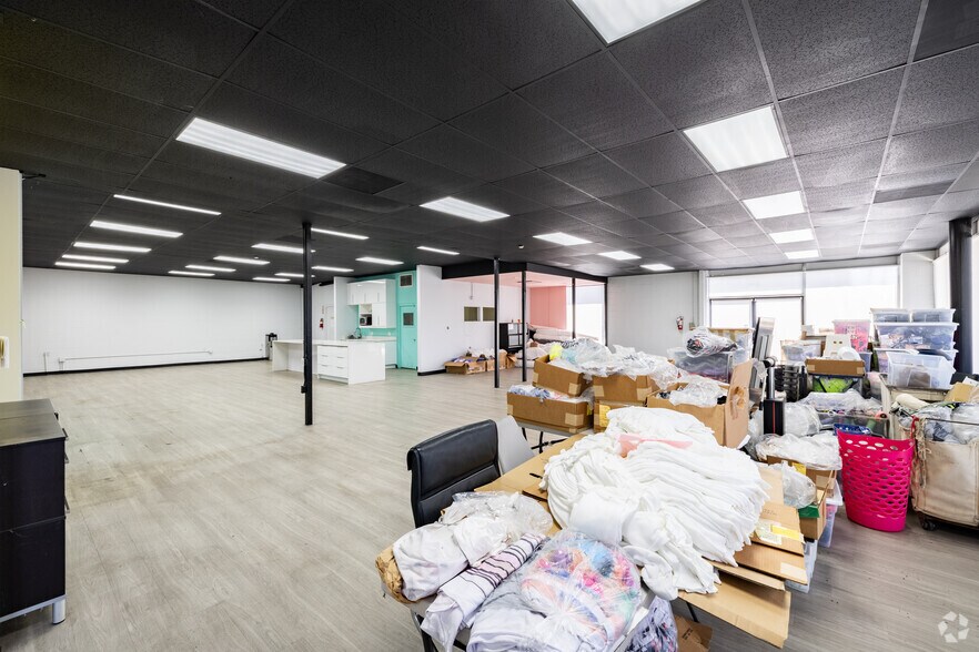 More Photos Of 401-405 W Foothill Blvd, Monrovia Freestanding For Lease