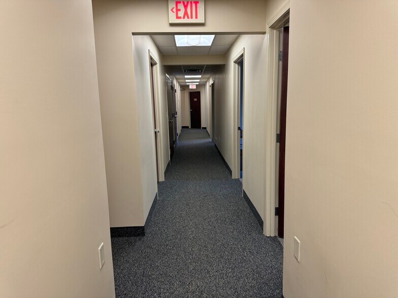 More Photos Of 121 Erie Canal Dr, Rochester Medical For Sale