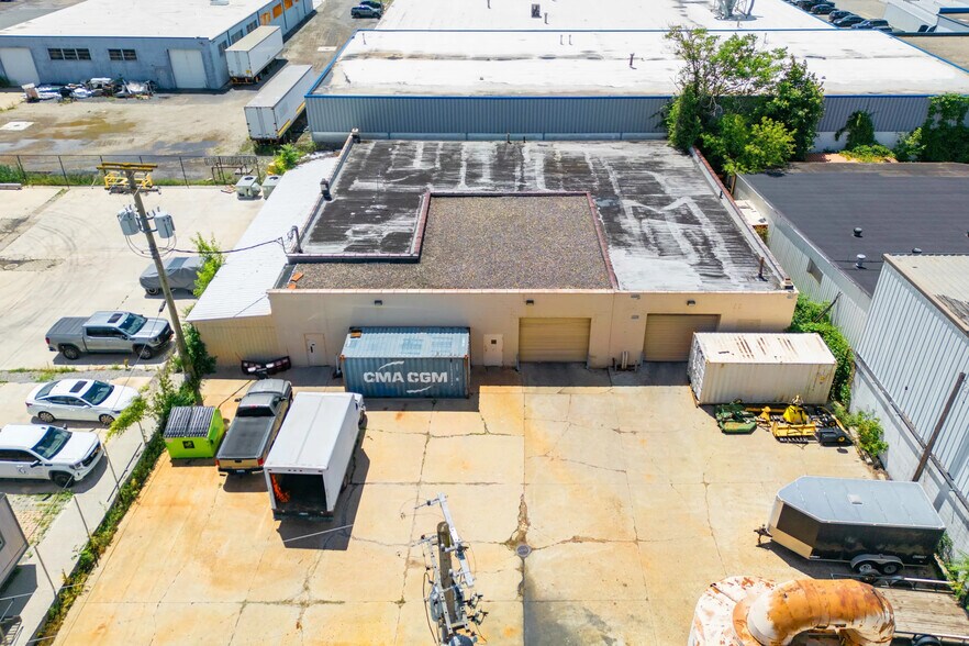 More Photos Of 10709 Capital St, Oak Park Manufacturing For Sale
