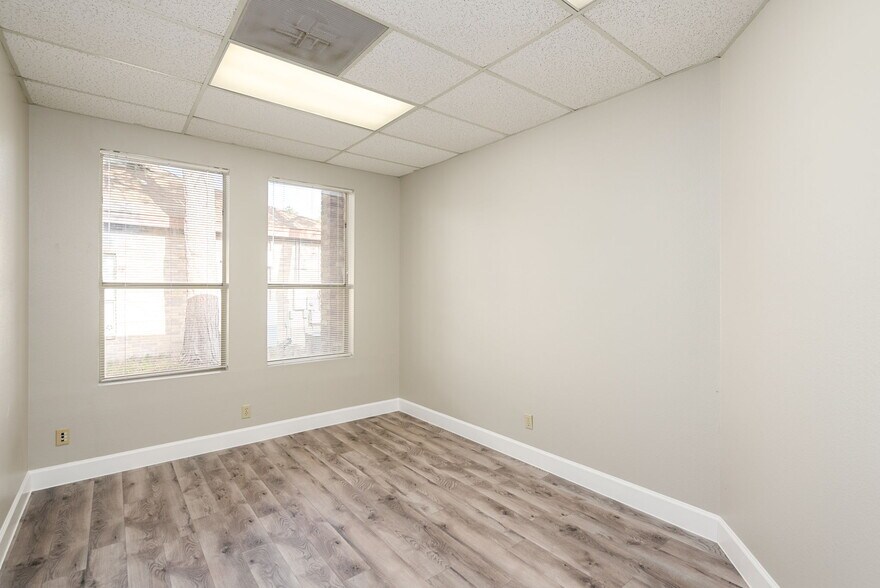 More Photos Of 8627 Cinnamon Creek Dr, San Antonio Medical For Lease