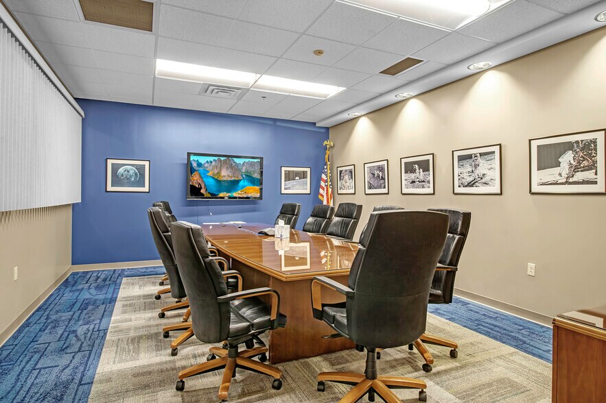 More Photos Of 250 Cross Keys Office Park, Fairport Unknown For Lease