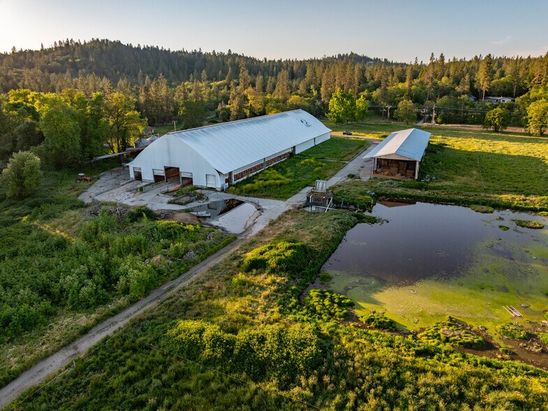More Photos Of 6531 Lower River Rd, Grants Pass Specialty For Sale
