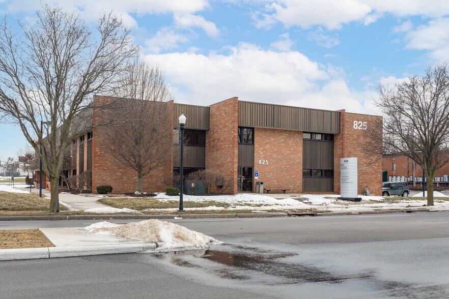 Primary Photo Of 825 W Market St, Lima Office For Sale