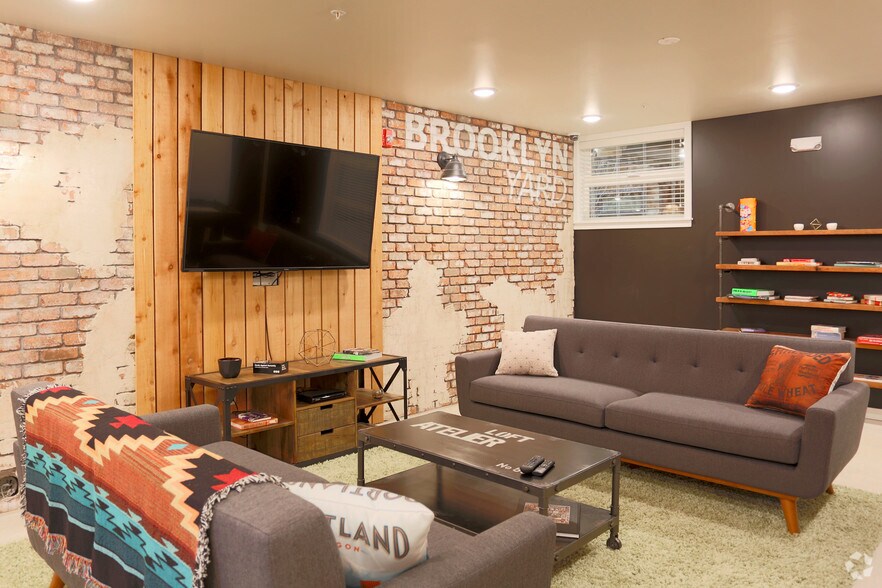 More Photos Of 4780 SE Milwaukie Ave, Portland Apartments For Sale