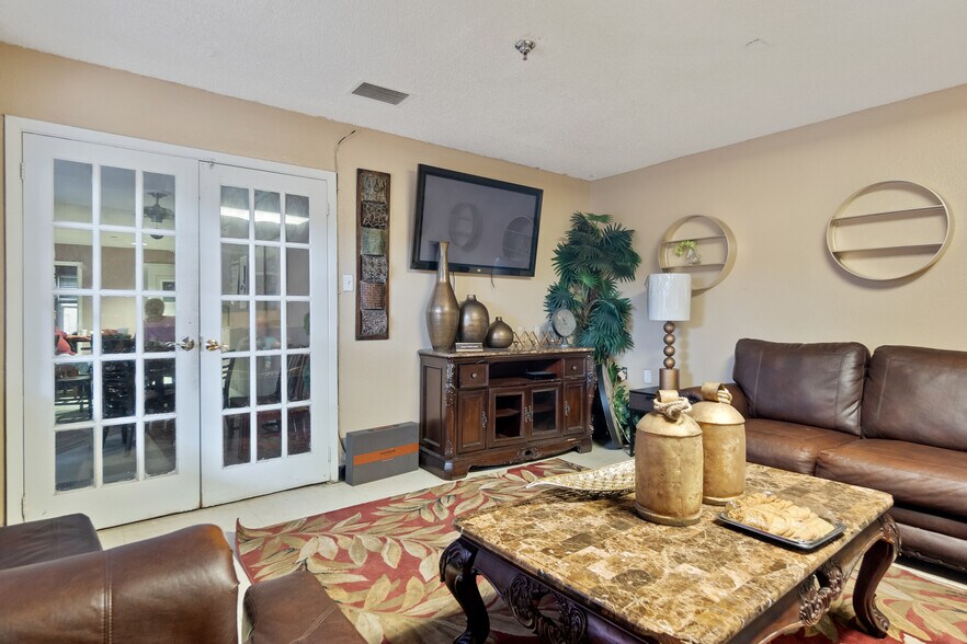 More Photos Of 4606 Connelly St, Austin Assisted Living For Sale
