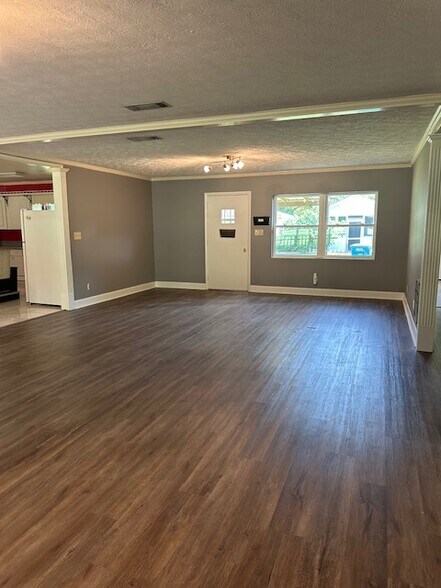 More Photos Of 1308 US Highway 80, Bloomingdale Office For Lease