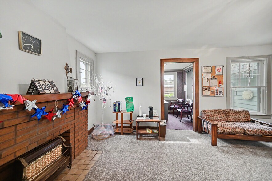 More Photos Of 743 1/2 Harding Way W, Galion Office Residential For Sale
