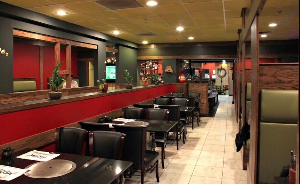 More Photos Of 584 Bloor St W, Toronto Restaurant For Sale