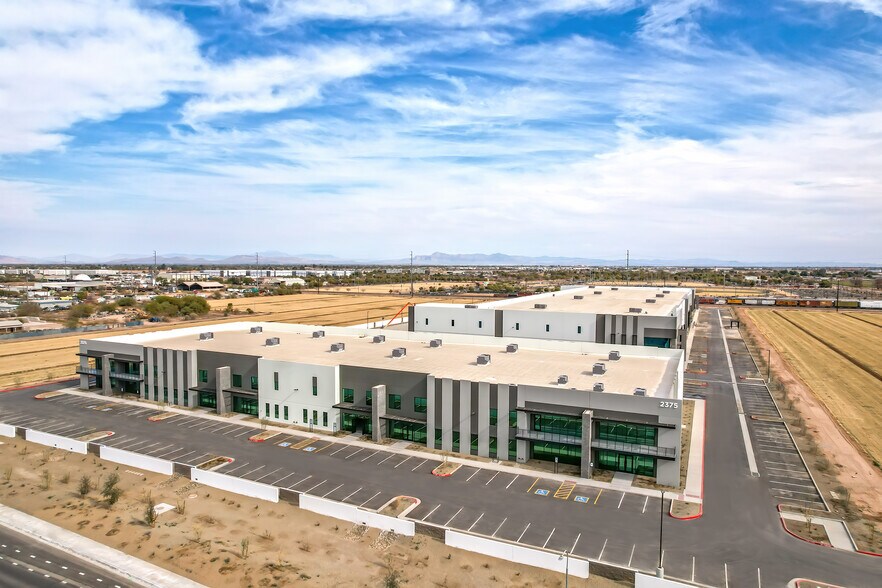 More Photos Of 2375 S Arizona Ave, Chandler Distribution For Lease