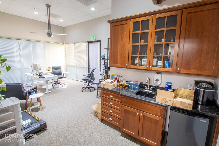 More Photos Of 2491 NE Twin Knolls Dr, Bend Light Manufacturing For Lease