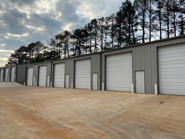 More Photos Of 4097 US Highway 271, Tyler Warehouse For Lease