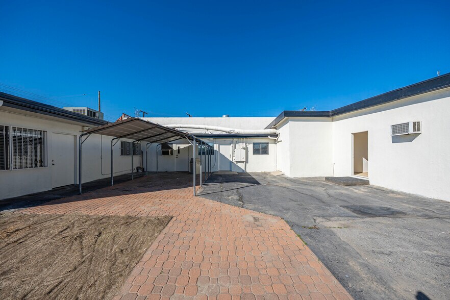 More Photos Of 5146 Maine Ave, Baldwin Park Flex For Lease